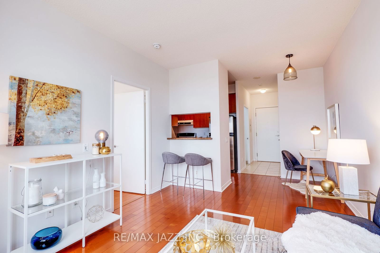 1200 The Esplanade N, unit 1104 for sale - image #7