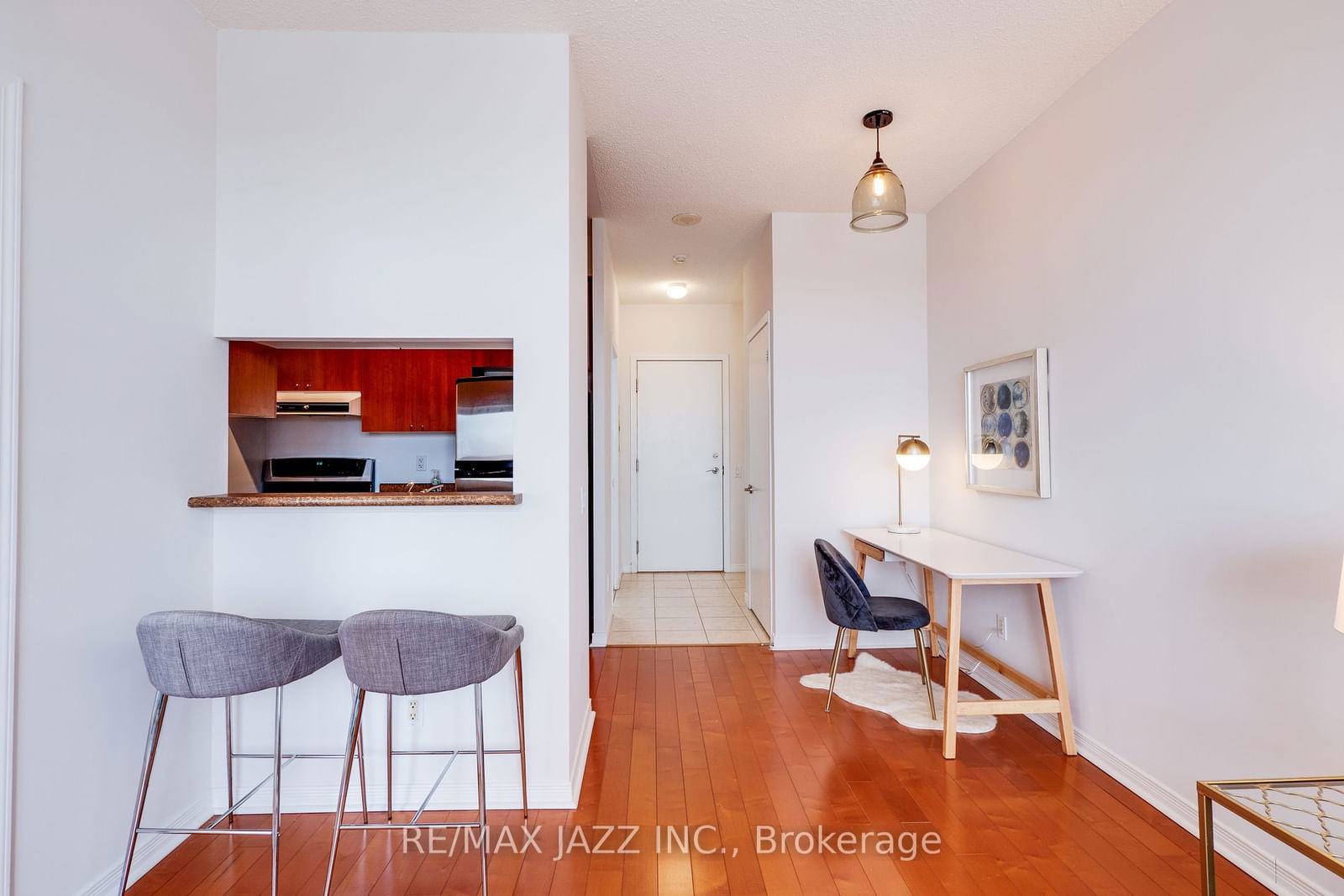 1200 The Esplanade N, unit 1104 for sale - image #8