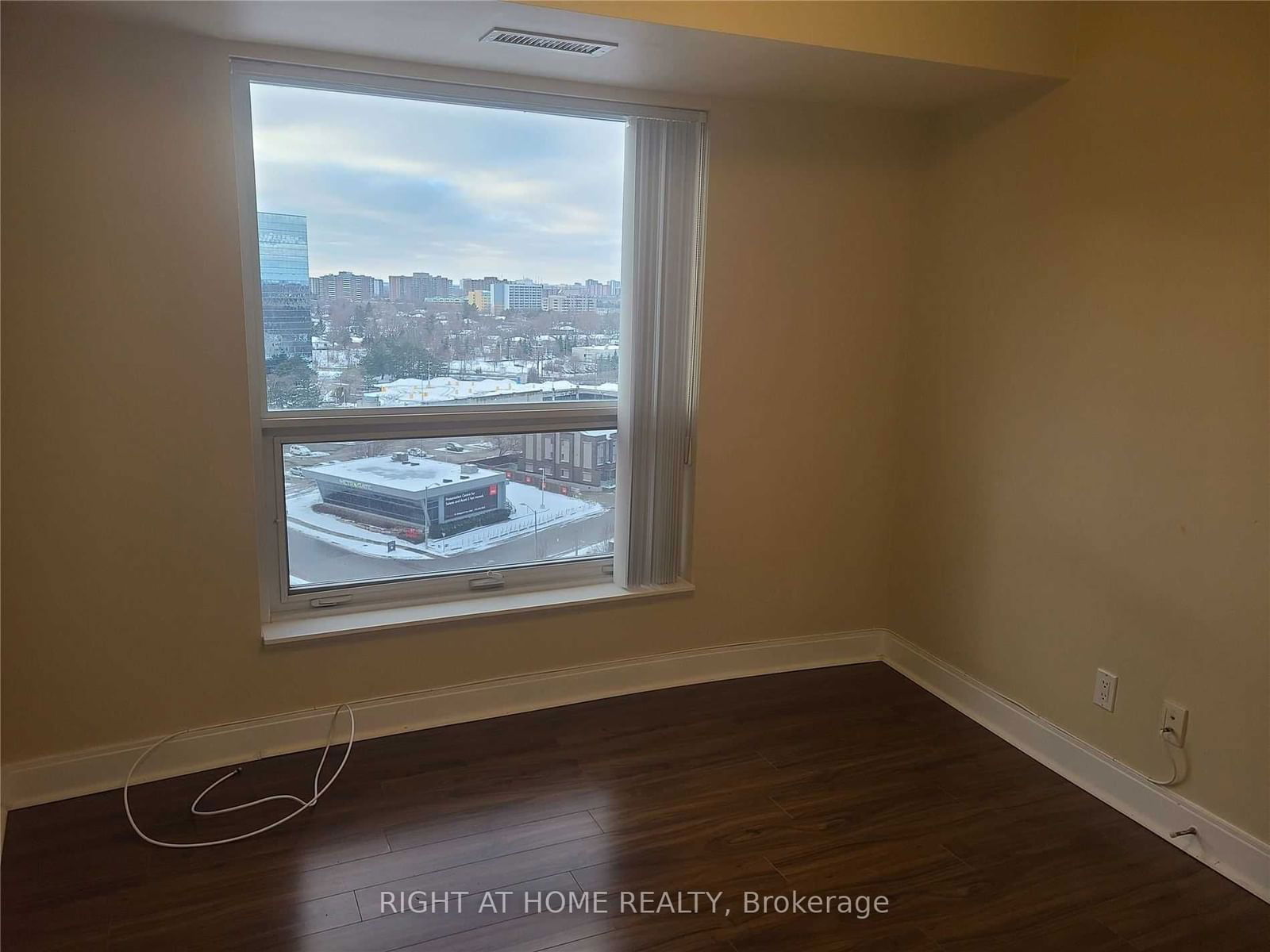 125 Village Green Sq, unit 1309 for rent - image #14