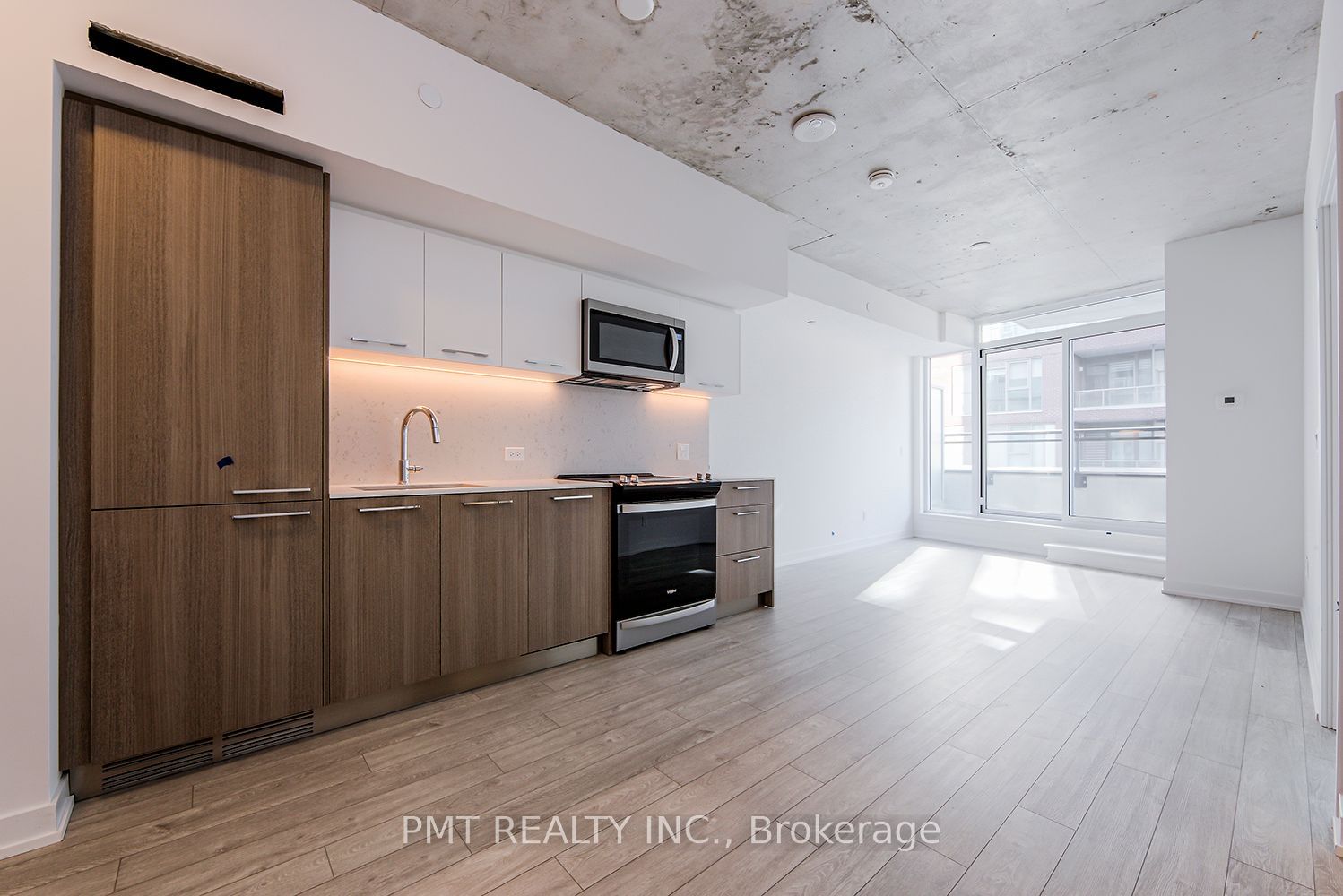 45 Baseball Pl, unit 504 for rent - image #4