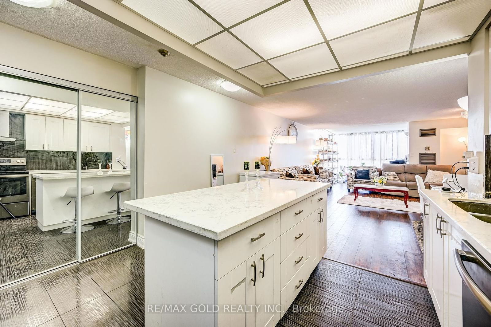 8 Silver Bell Grve, unit 709 for sale - image #14