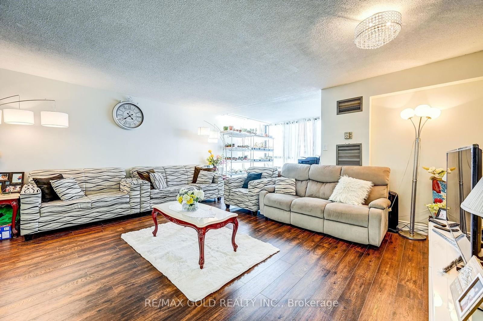 8 Silver Bell Grve, unit 709 for sale - image #17