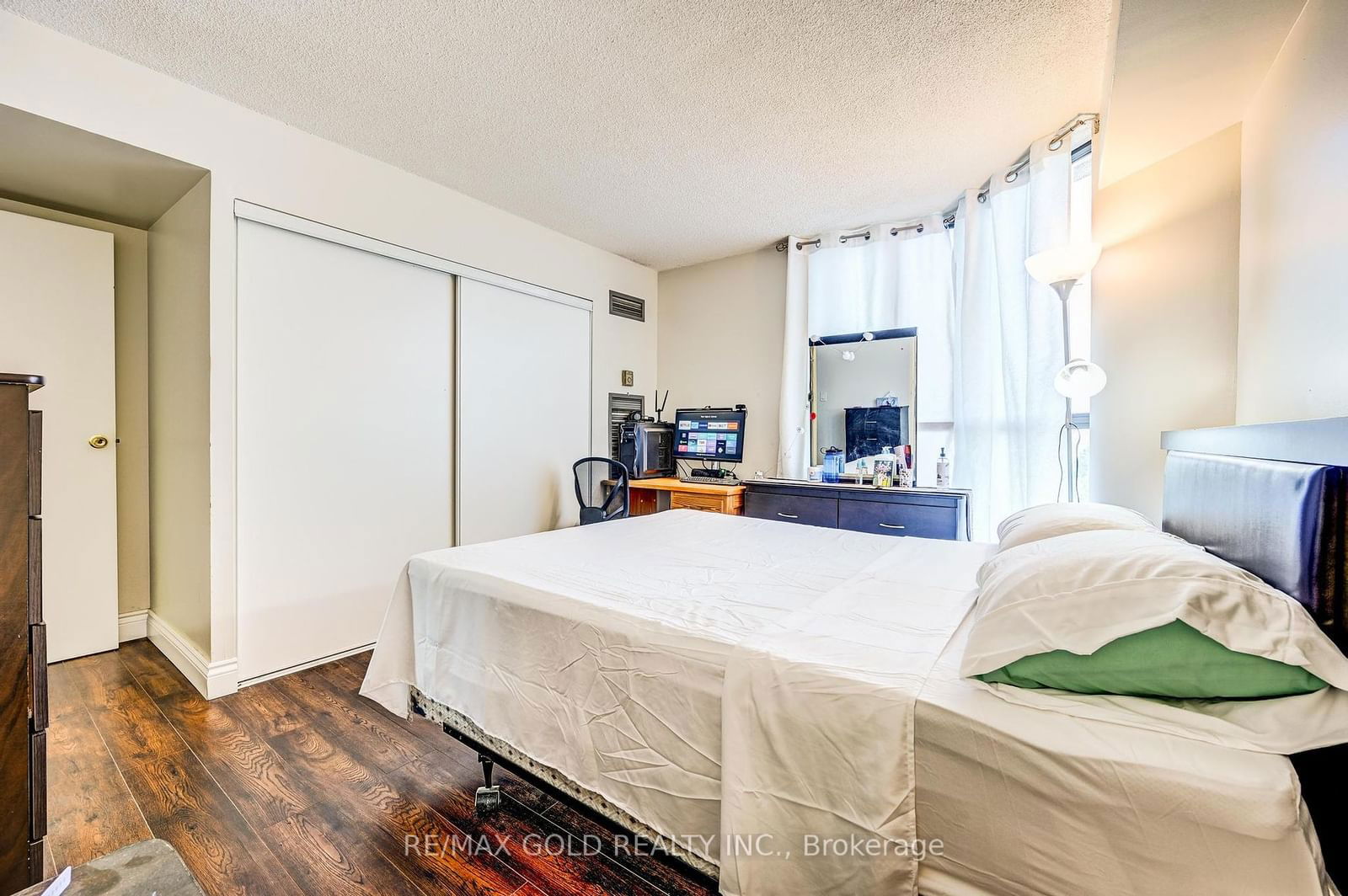 8 Silver Bell Grve, unit 709 for sale - image #26