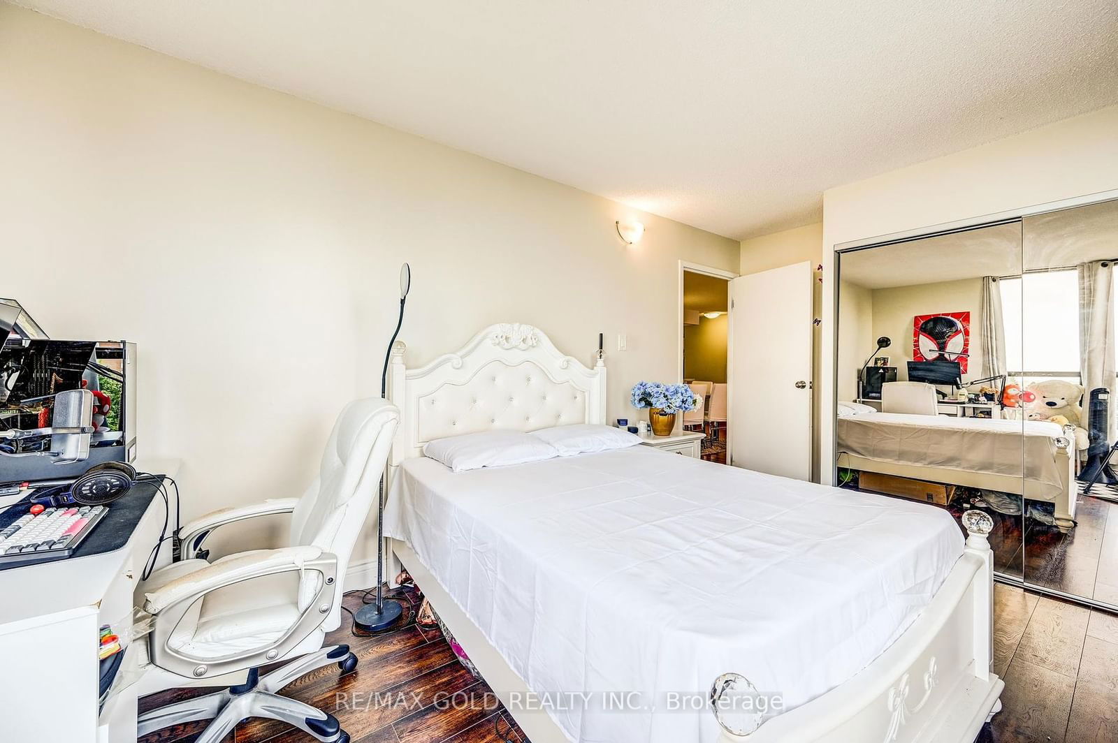 8 Silver Bell Grve, unit 709 for sale - image #32