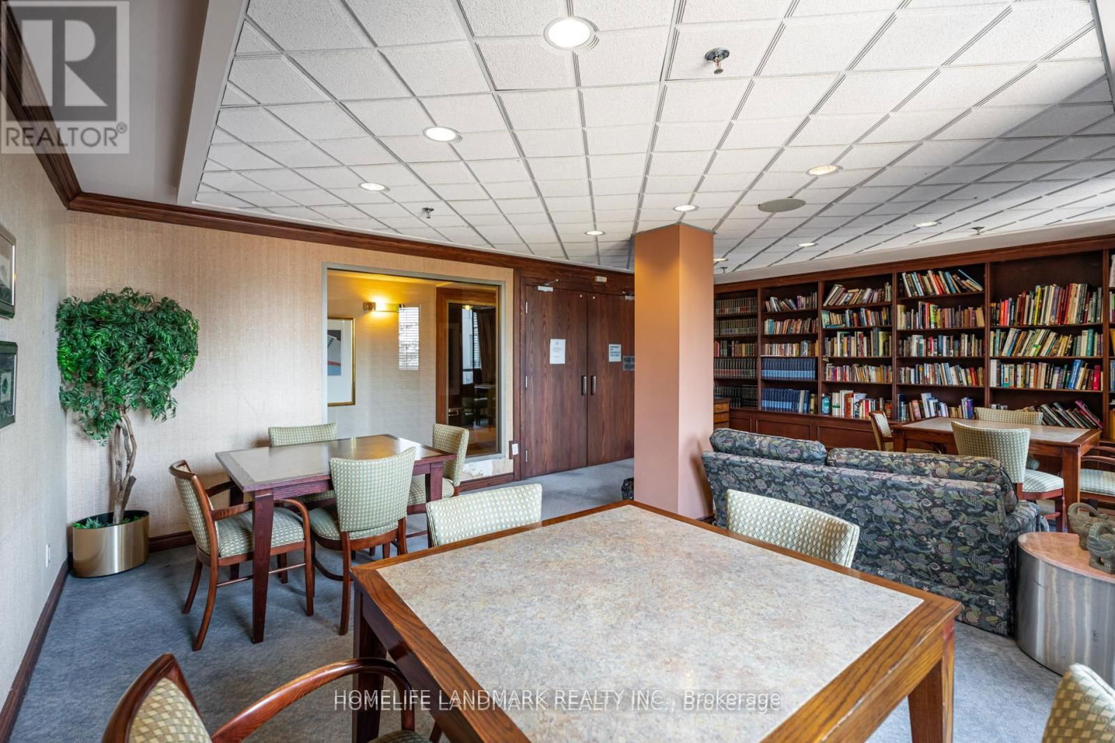 88 Corporate Dr, unit 407 for sale - image #15