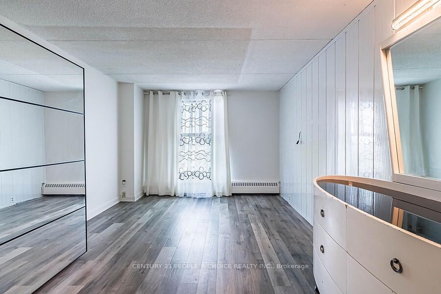 2 Glamorgan Ave, unit 1007 for sale - image #21