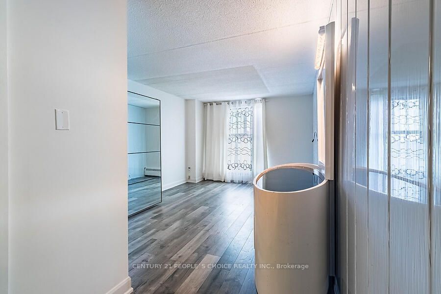 2 Glamorgan Ave, unit 1007 for sale - image #22