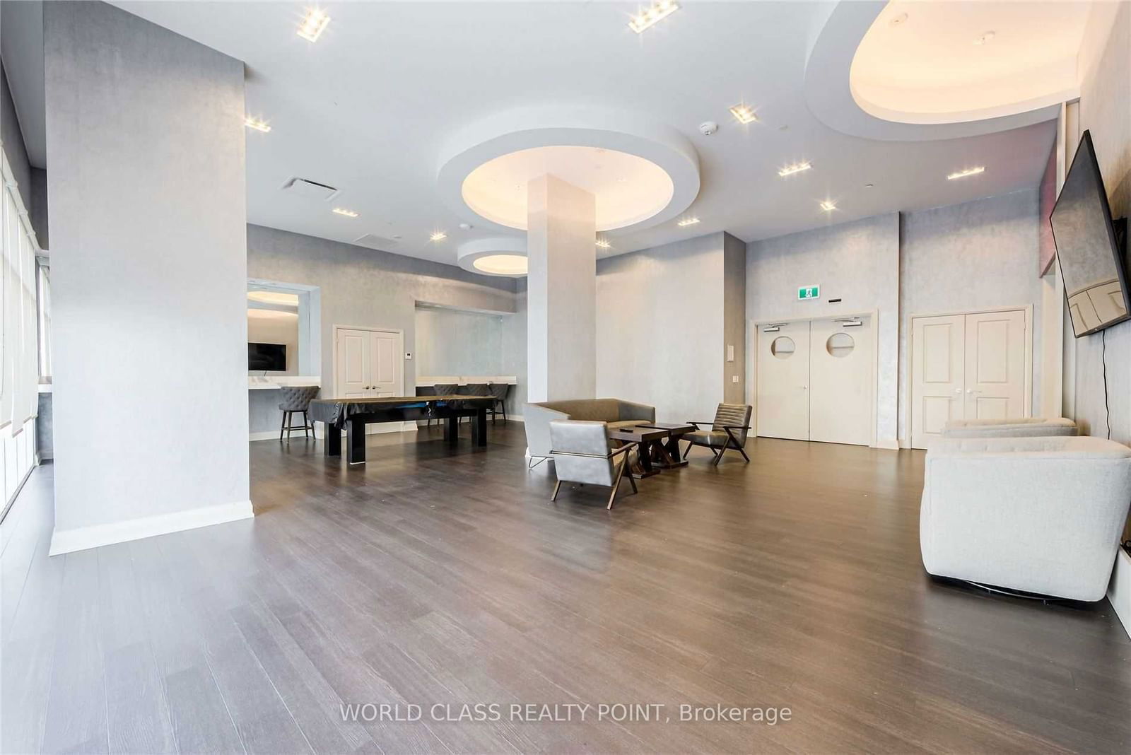 30 Meadowglen Pl, unit 517 for sale - image #6