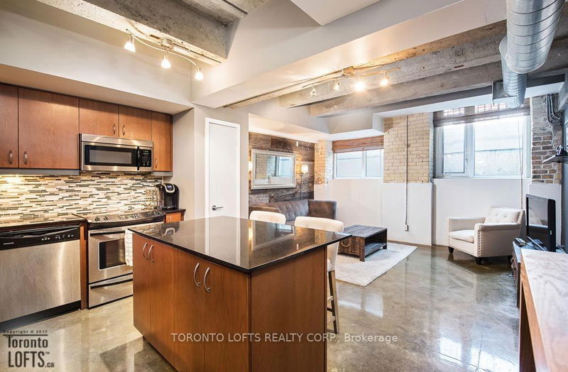 201 Carlaw Ave, unit L04 for rent - image #1