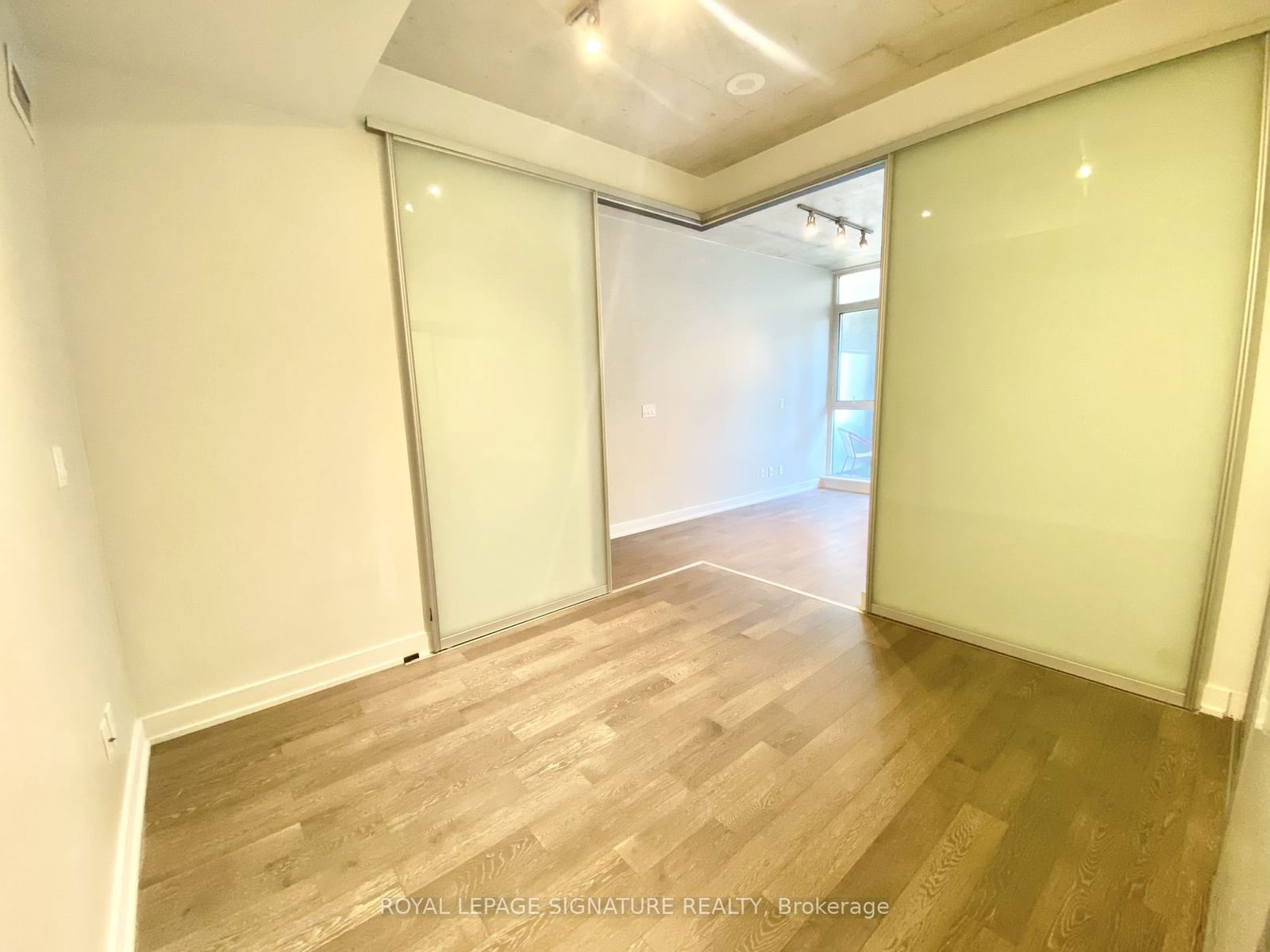 1190 Dundas St E, unit 325 for rent