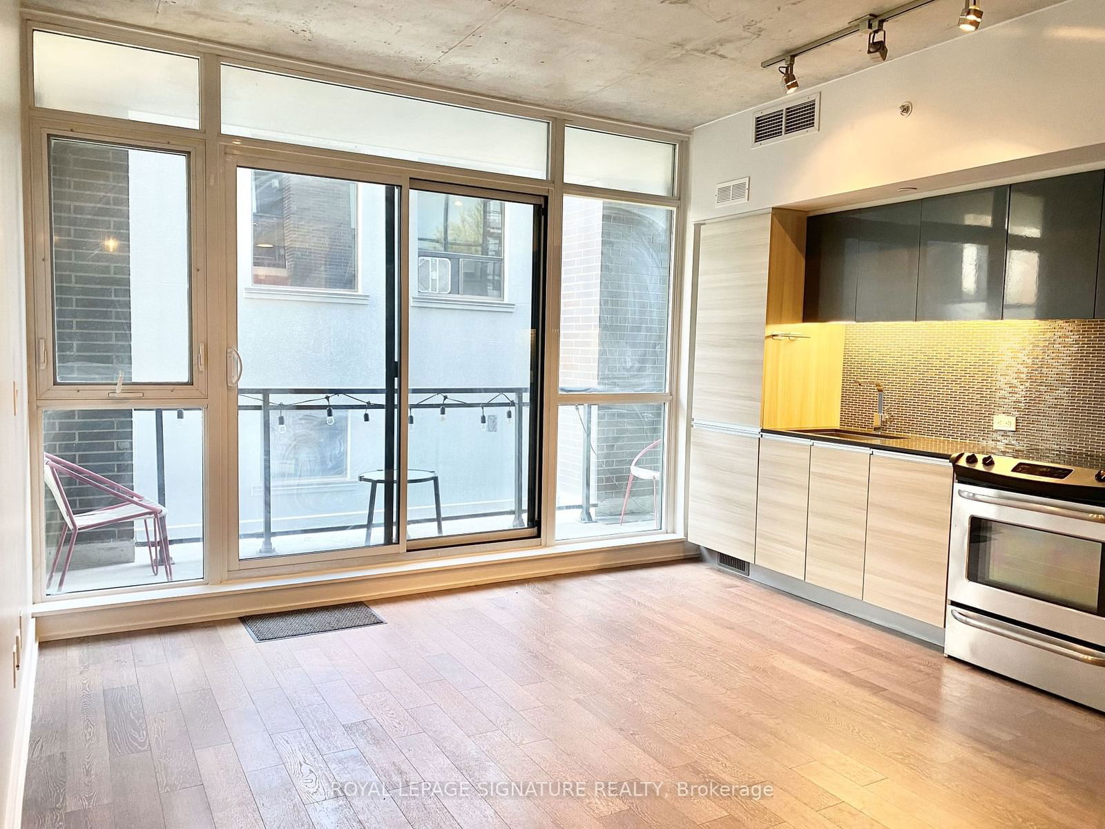 1190 Dundas St E, unit 325 for rent - image #8