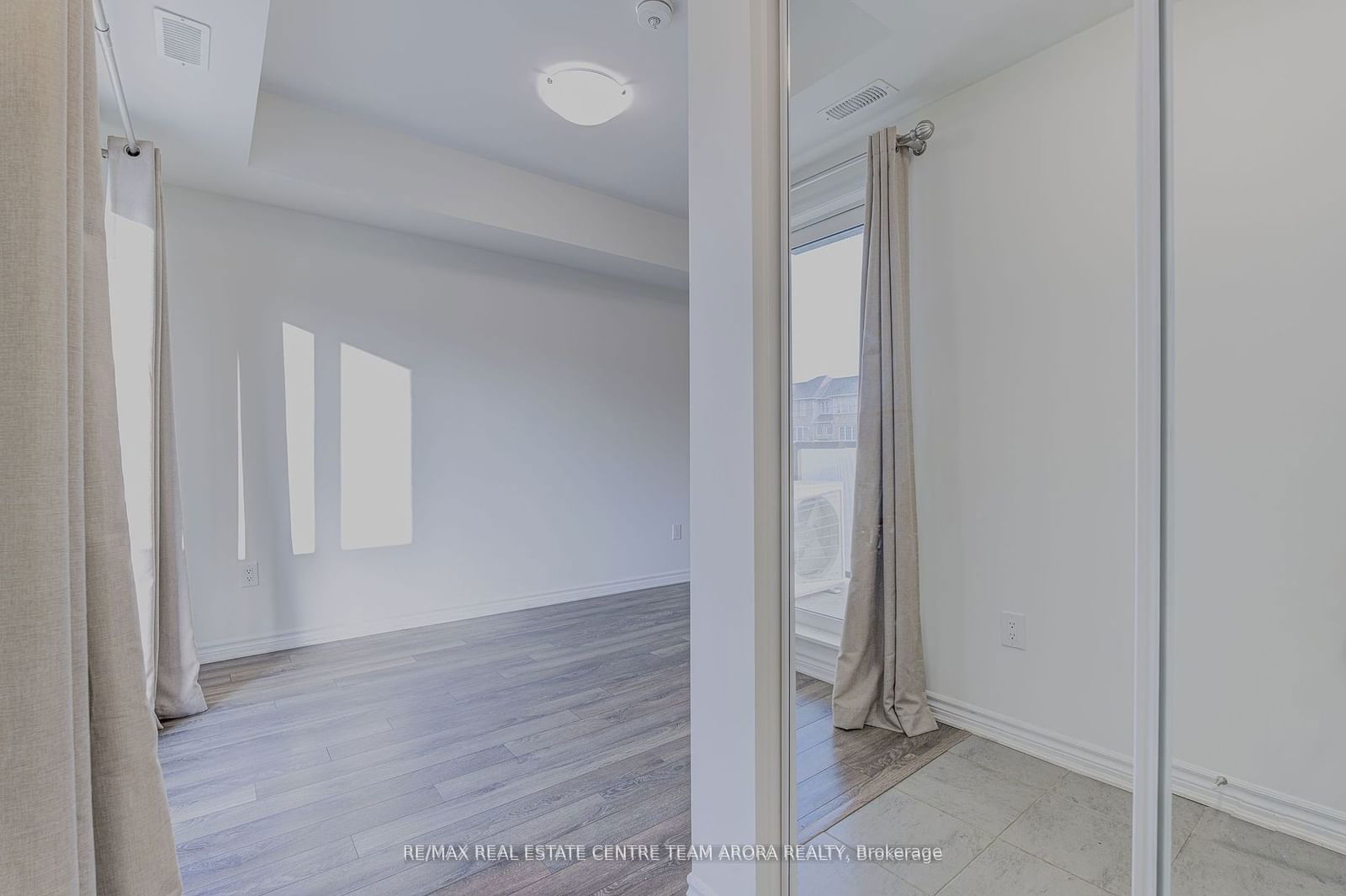 2791 Eglinton Ave E, unit 526 for rent