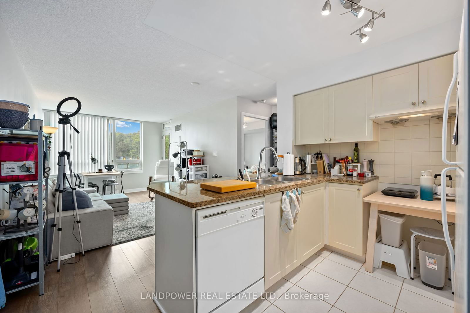 88 Grangeway Ave, unit 510 for sale - image #10