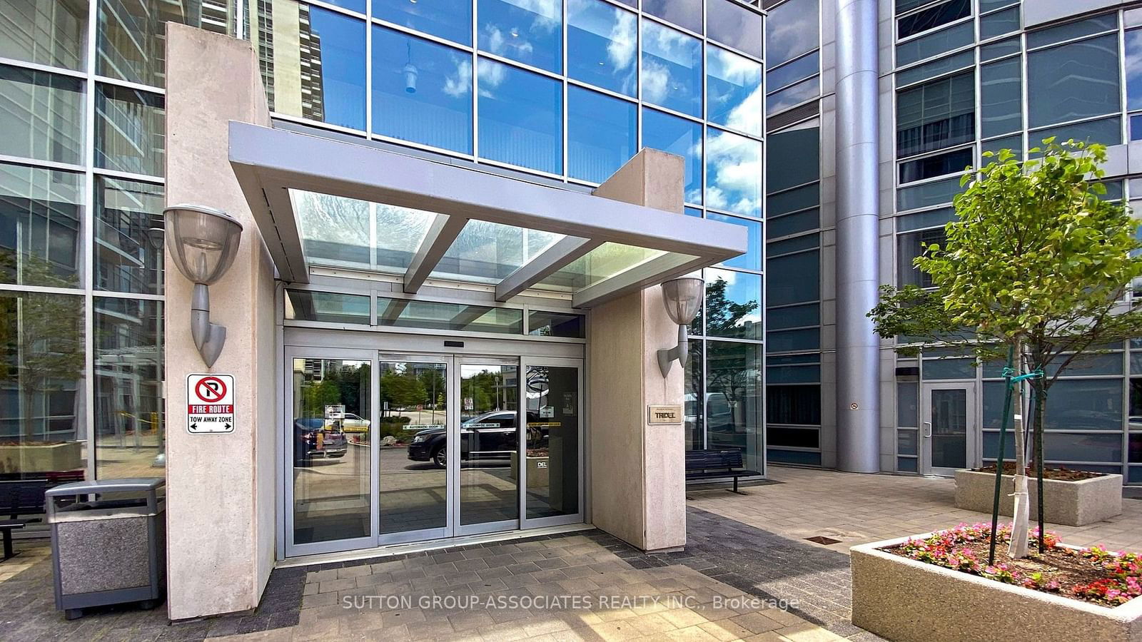 125 Village Green Sq, unit 3411 for sale - image #2