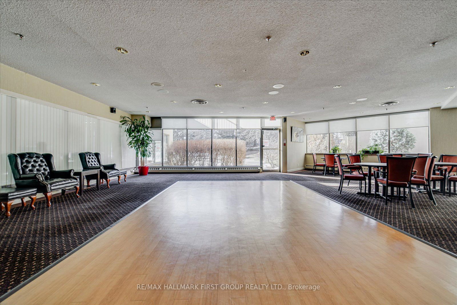 1880 Valley Farm Rd, unit 717 for sale - image #27