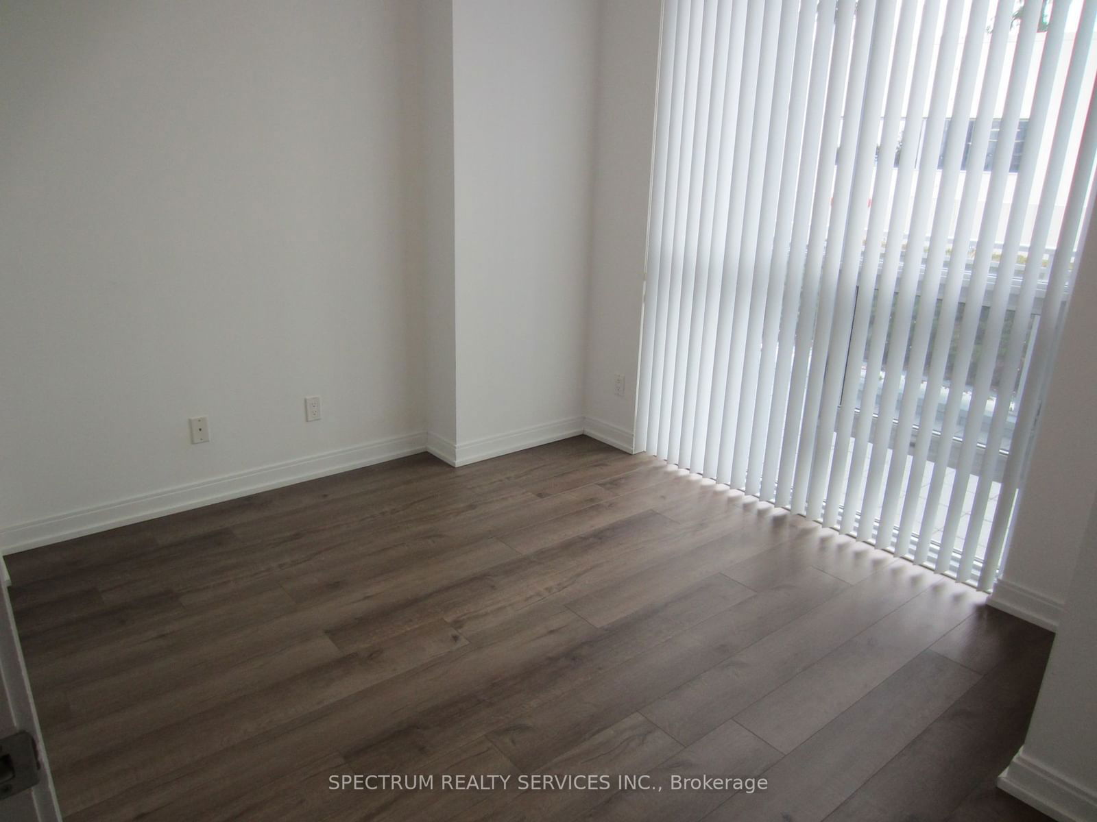 255 Village Green Sq, unit 309 for rent - image #7