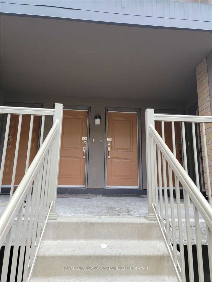 80 Orchid Place Dr, unit 307 for rent - image #2