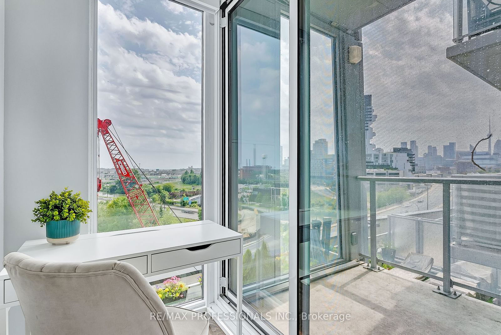 15 Baseball Pl, unit 708 for rent - image #8