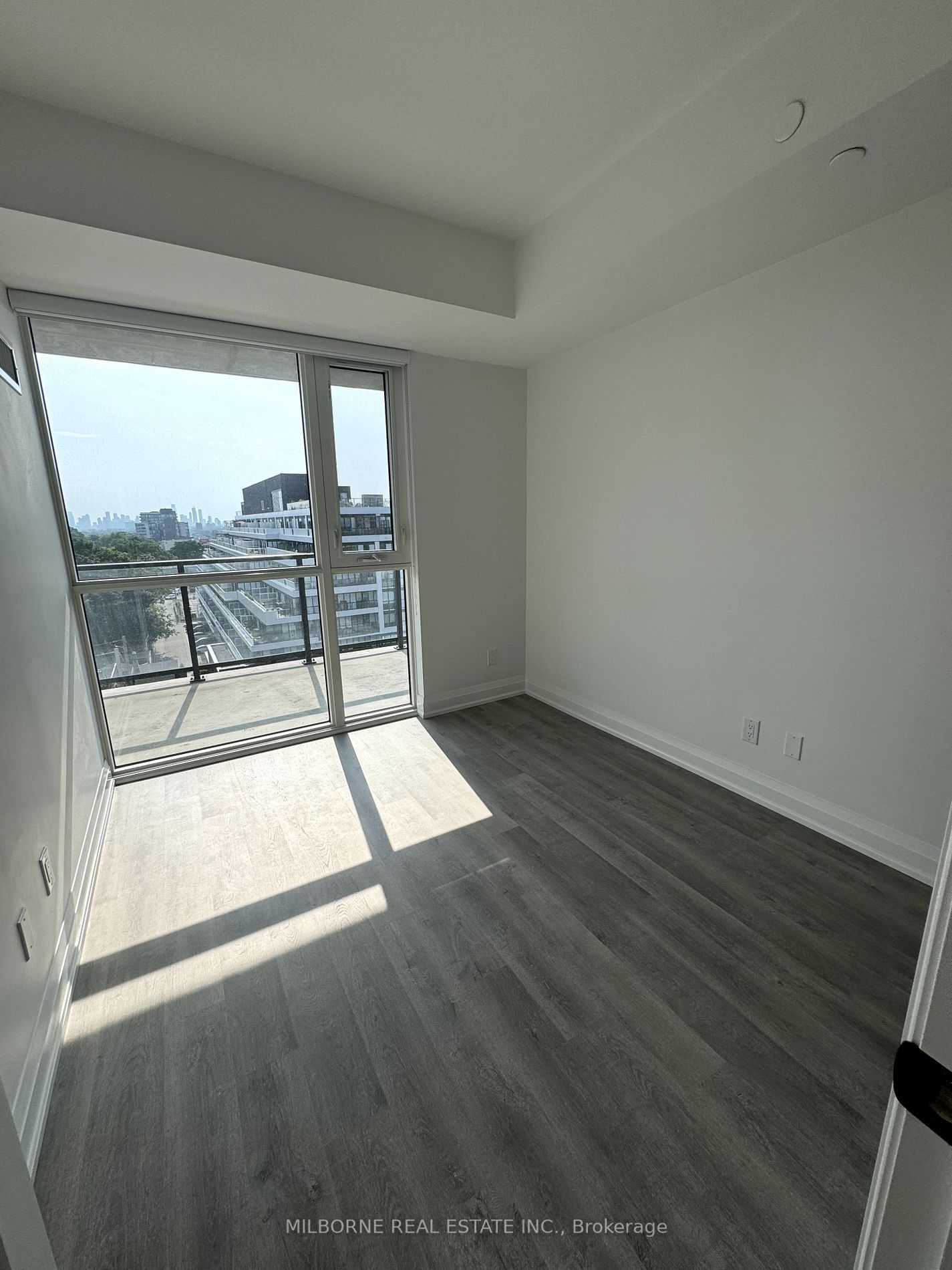 2369 Danforth Ave, unit 812 for rent