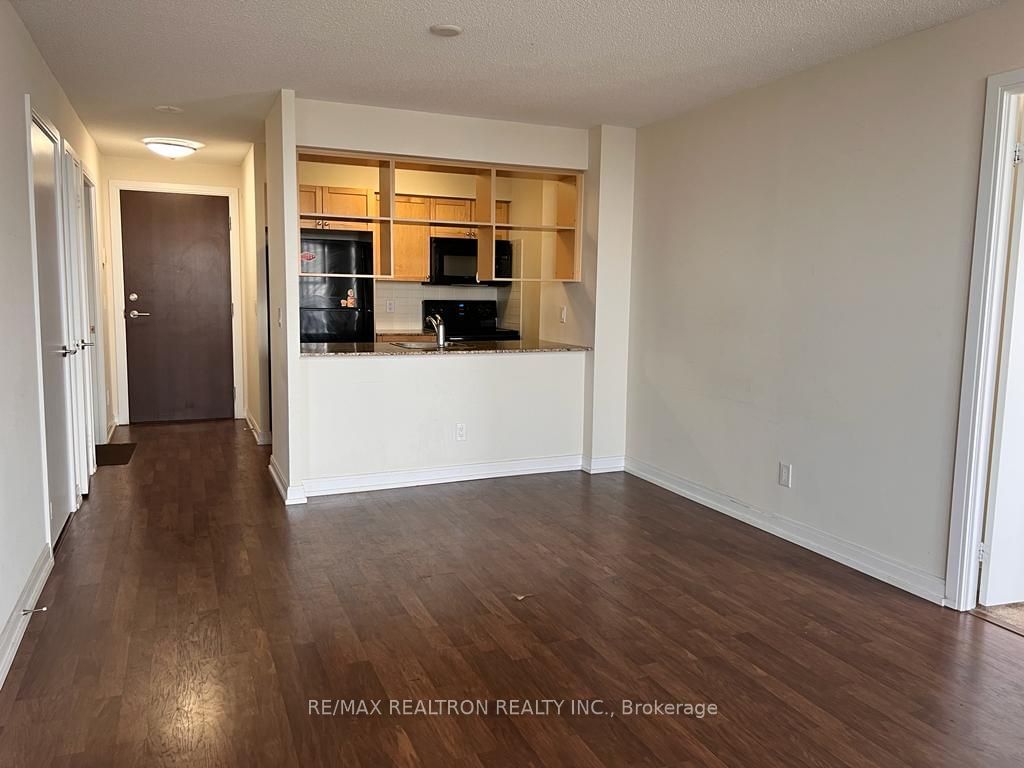 151 Village Green Sq, unit 2804 for rent - image #2