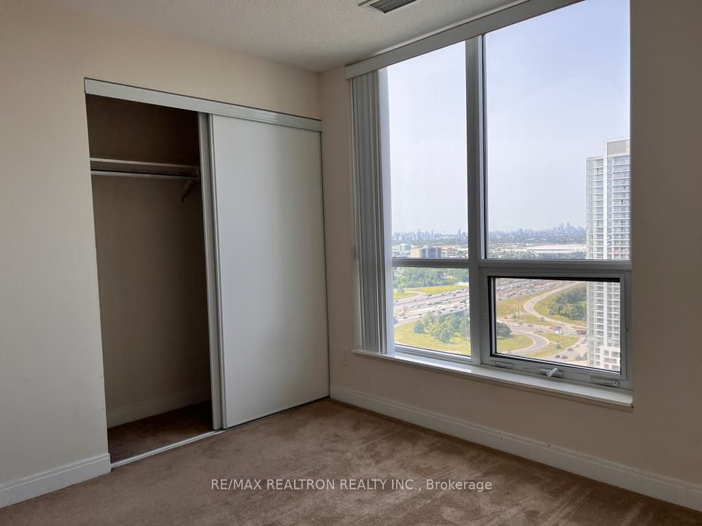 151 Village Green Sq, unit 2804 for rent - image #9