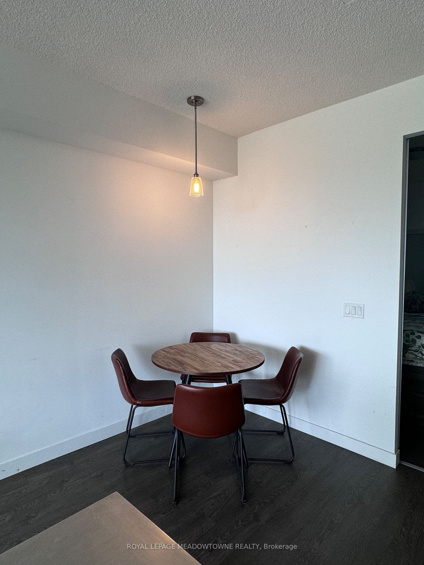 2055 Danforth Ave, unit 815 for rent - image #2