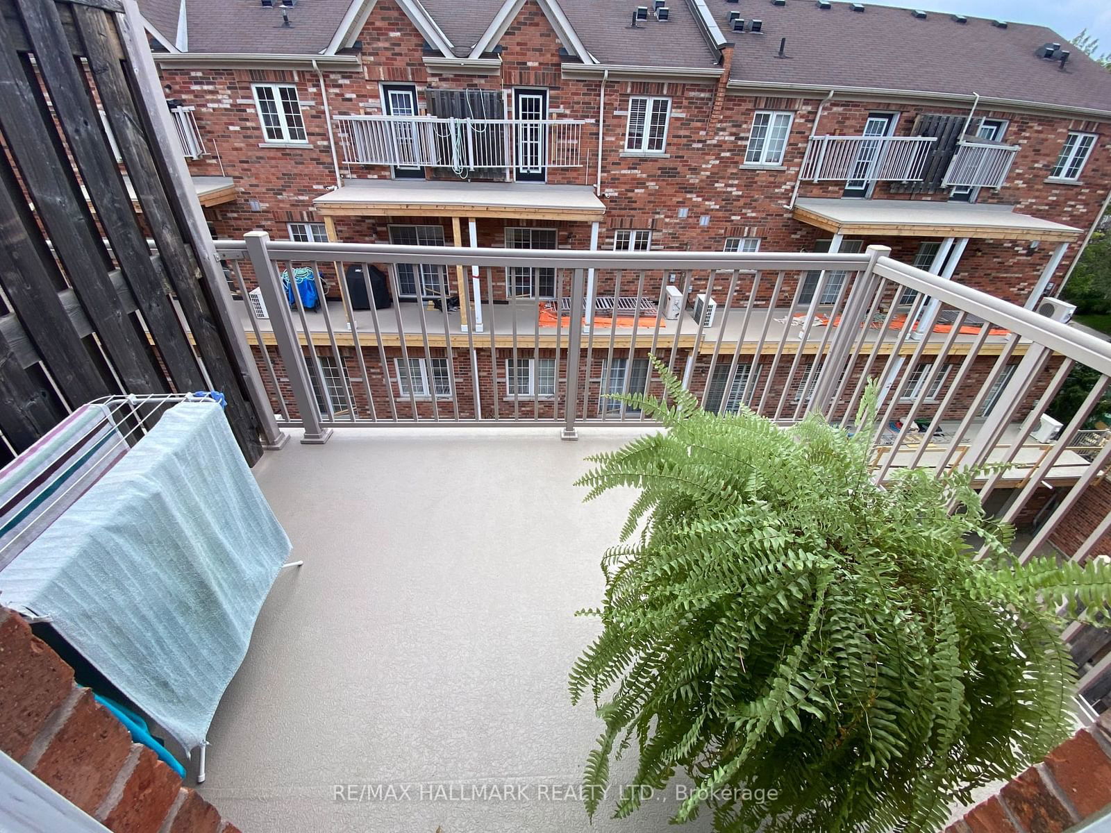 34 Philpott Gdns, unit 34P for rent - image #2