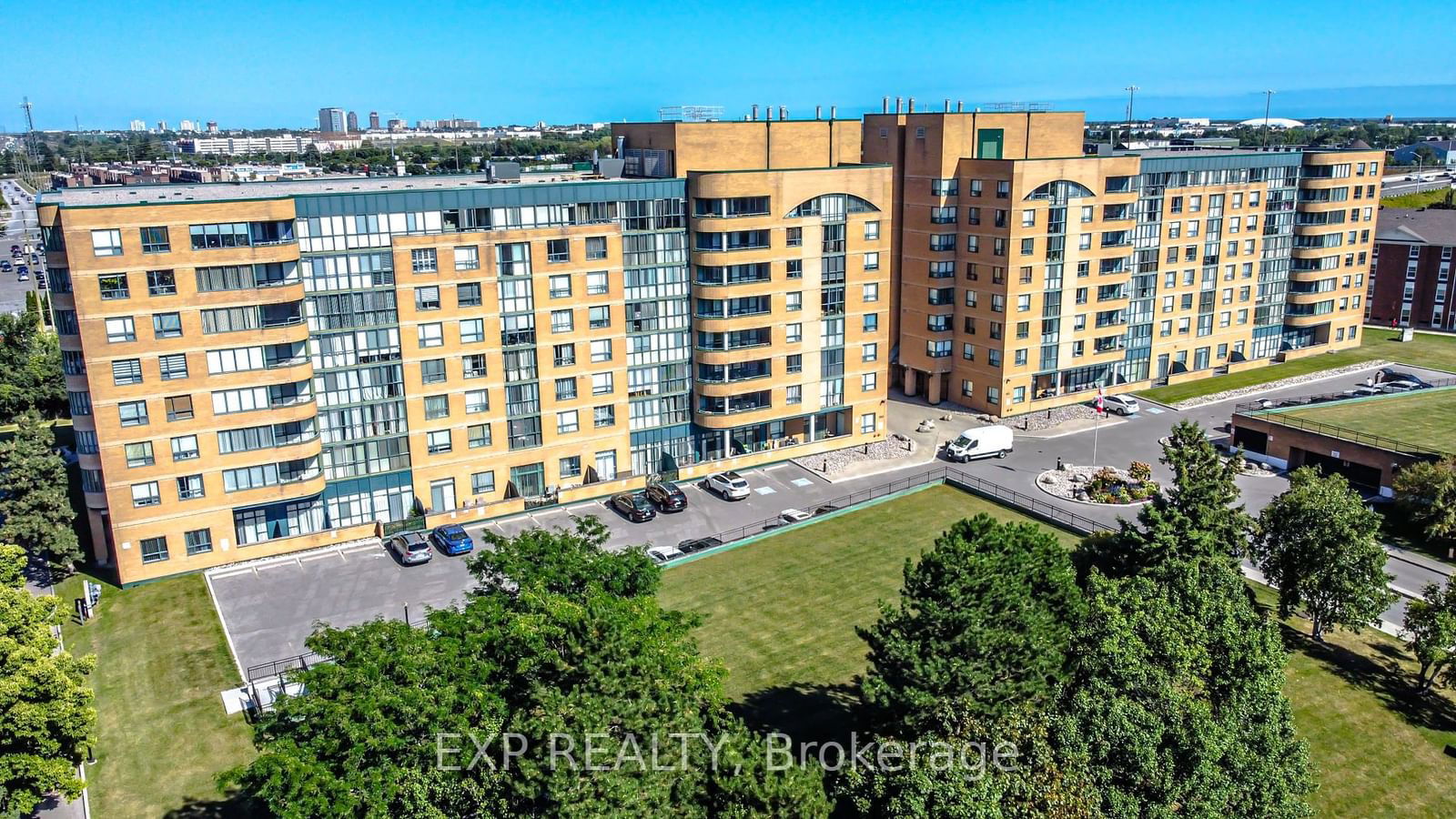 1655 Pickering Pkwy, unit 407 for sale