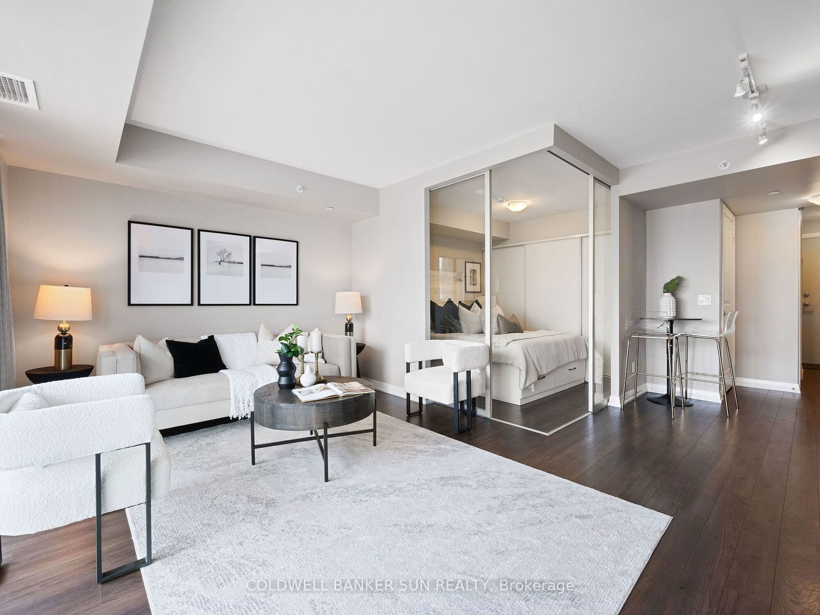 30 Meadowglen Pl, unit 416 for sale - image #13