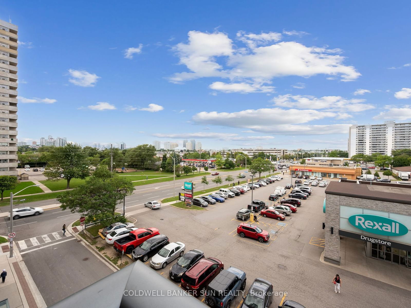 30 Meadowglen Pl, unit 416 for sale - image #21