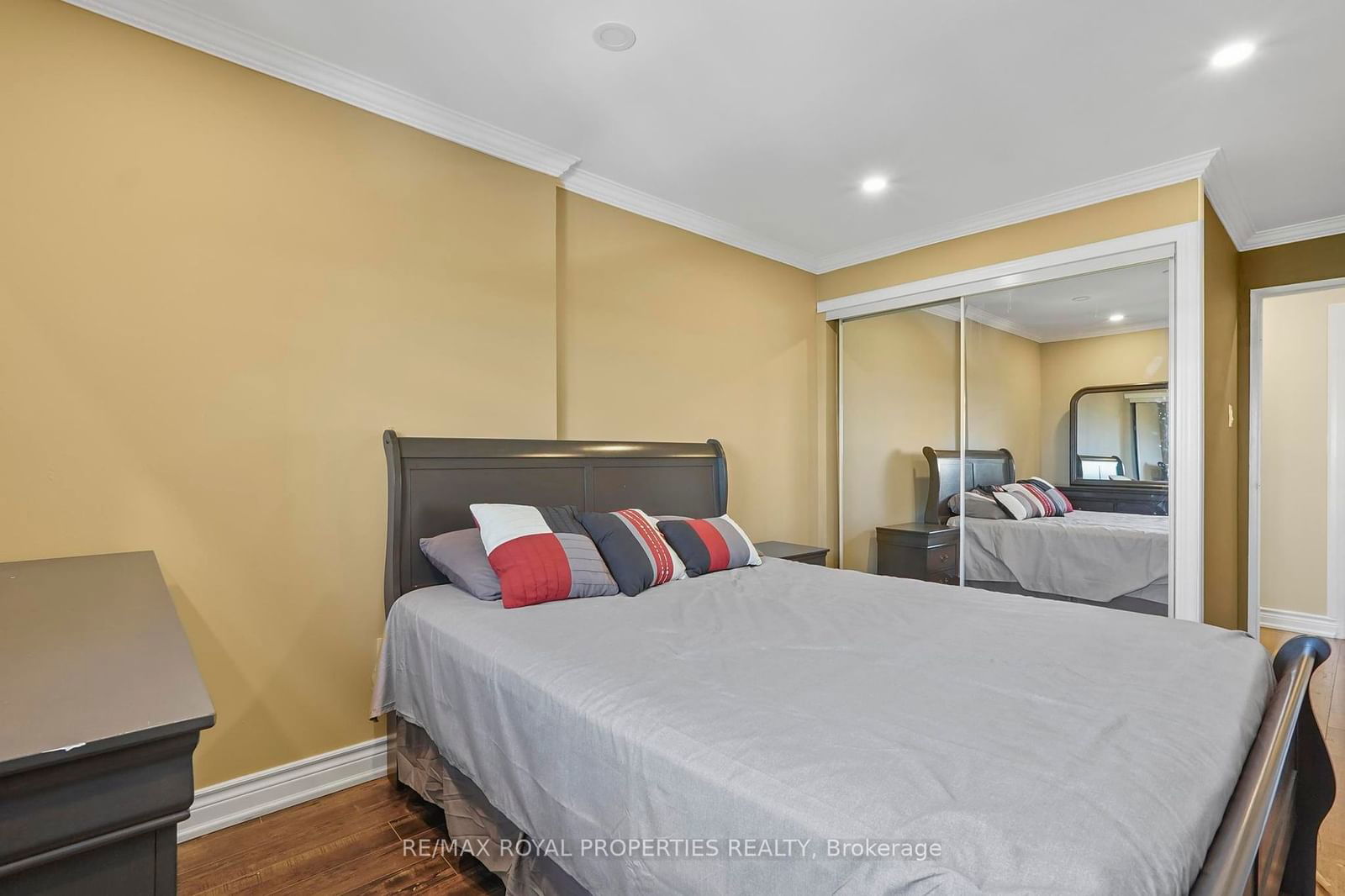 100 Wingarden Crt, unit 2011 for sale - image #8