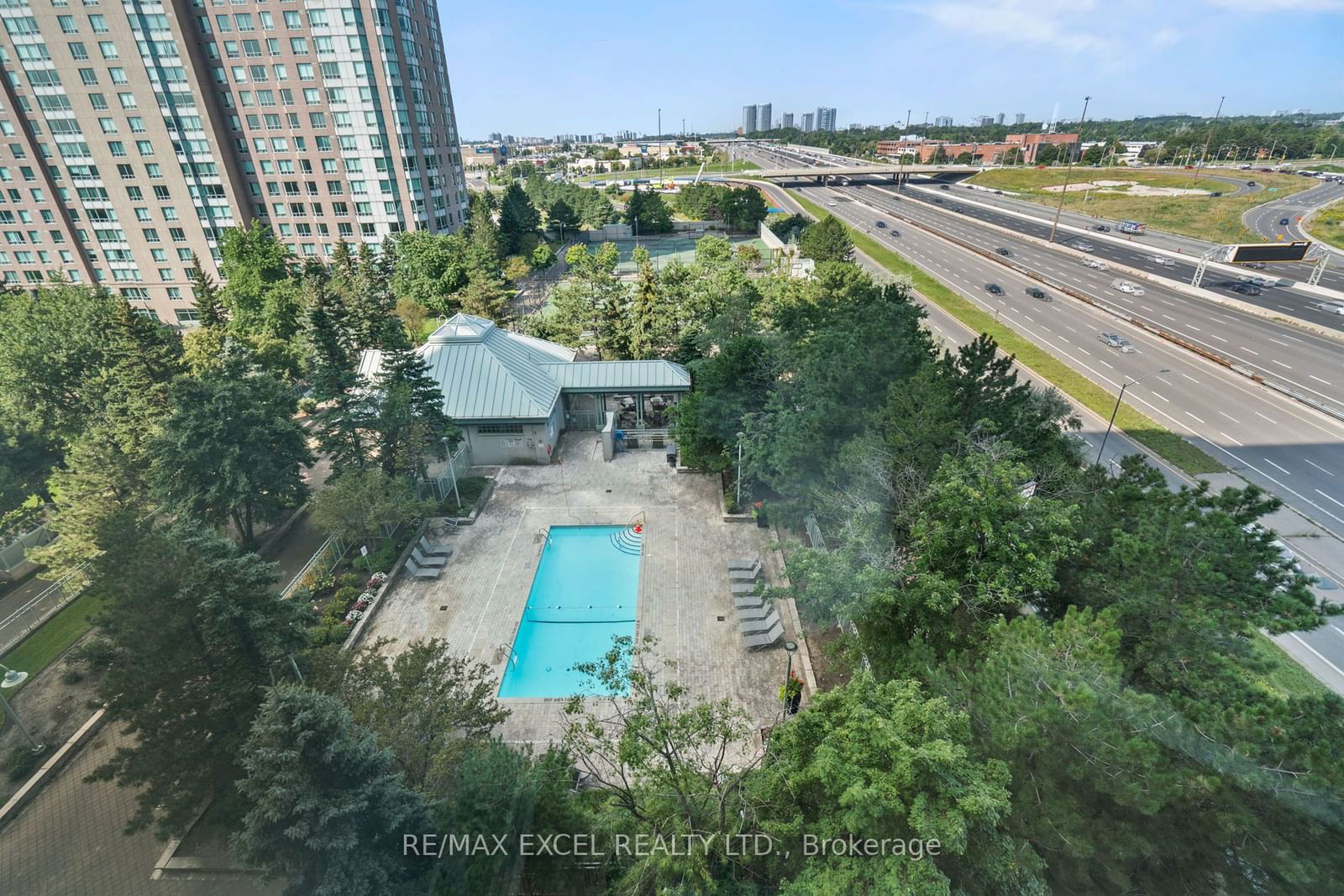 88 Corporate Dr, unit 1013 for sale - image #24