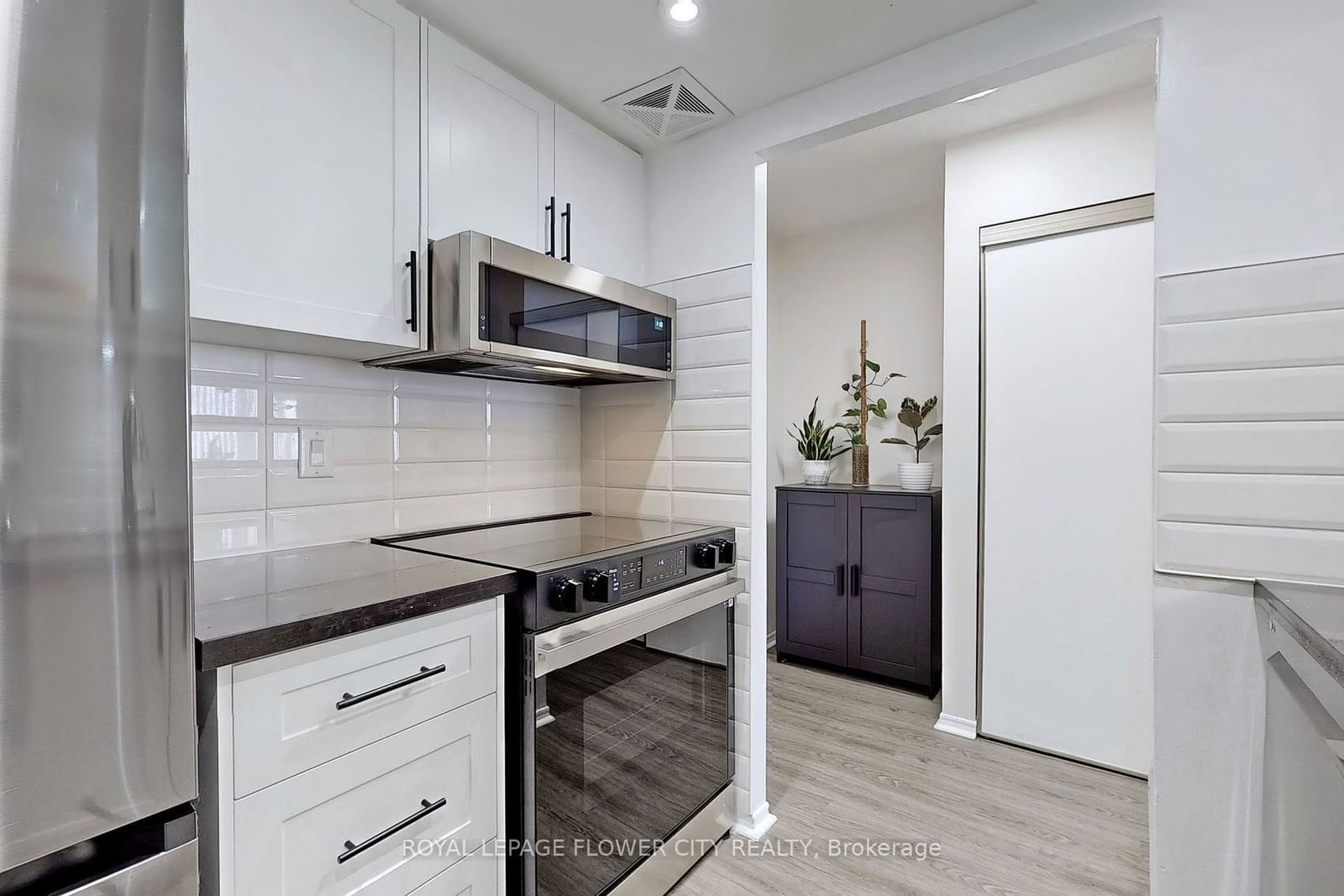 3 Greystone Walk Dr W, unit 1118 for sale - image #10