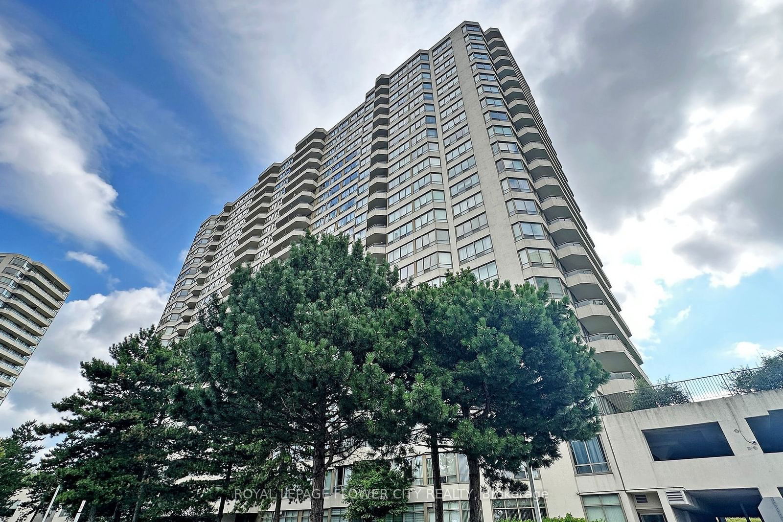 3 Greystone Walk Dr W, unit 1118 for sale - image #2