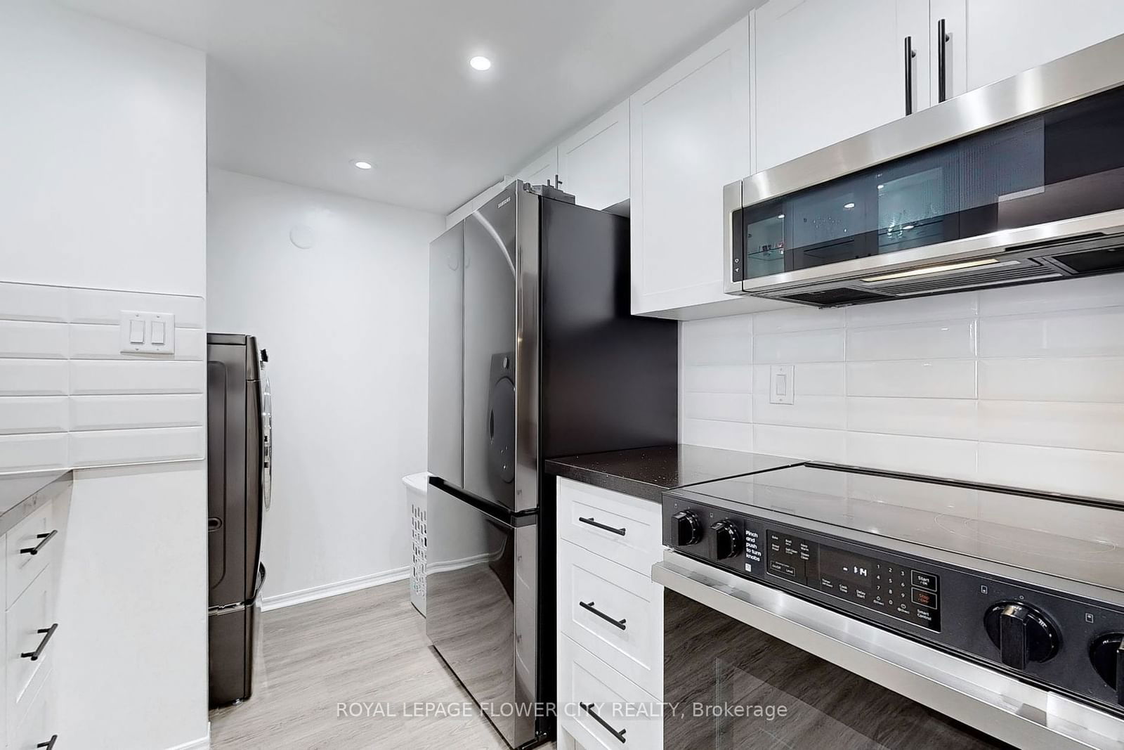 3 Greystone Walk Dr W, unit 1118 for sale - image #24