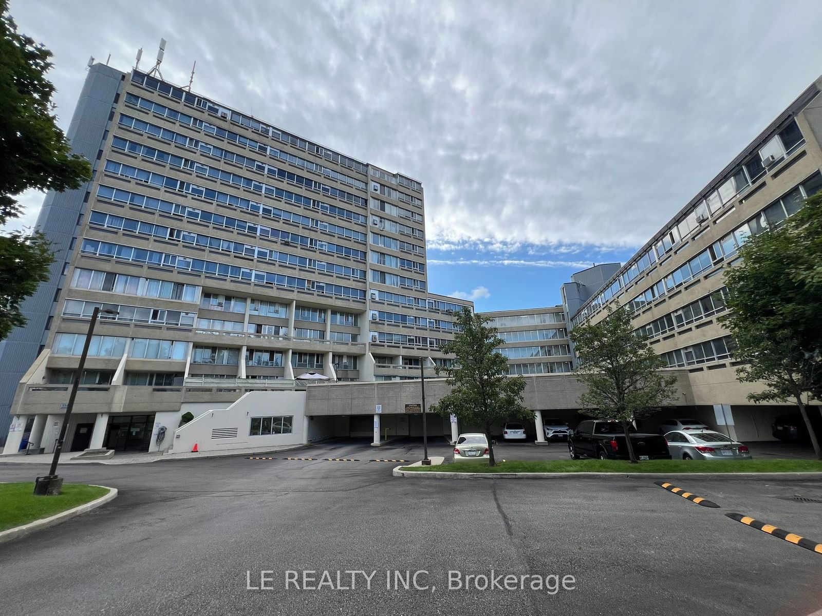 5580 Sheppard Ave E, unit 111 for sale