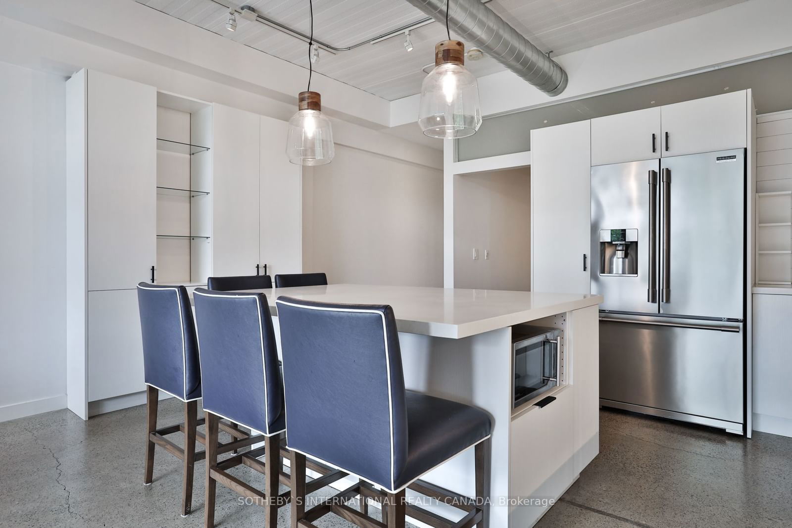 747 Queen St E, unit 302 for rent - image #19