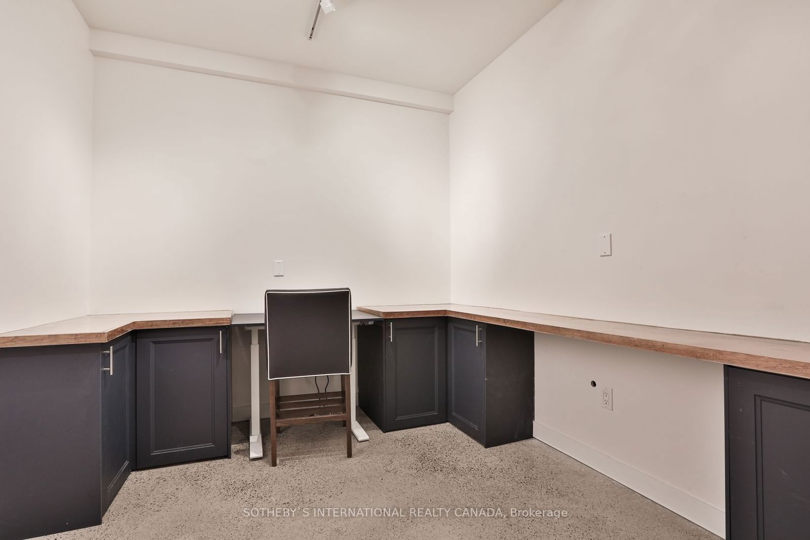 747 Queen St E, unit 302 for rent - image #30