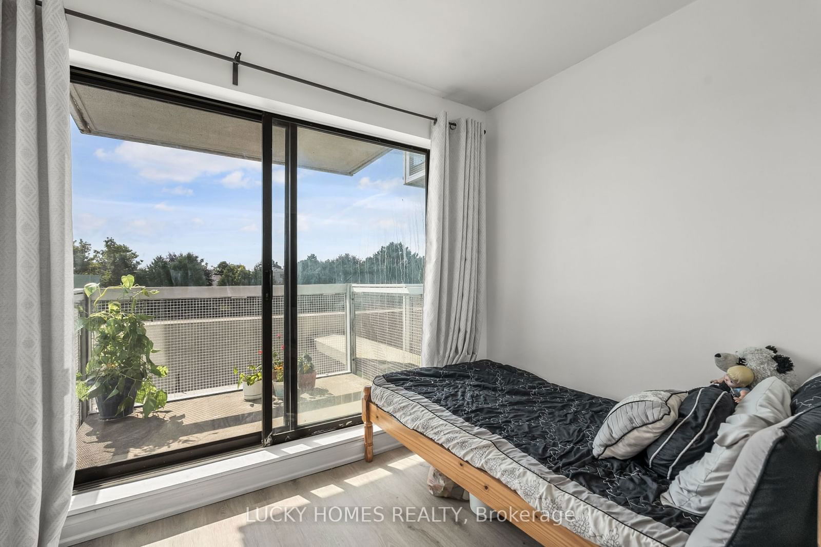 39 Kimbercroft Crt, unit 312 for sale - image #35