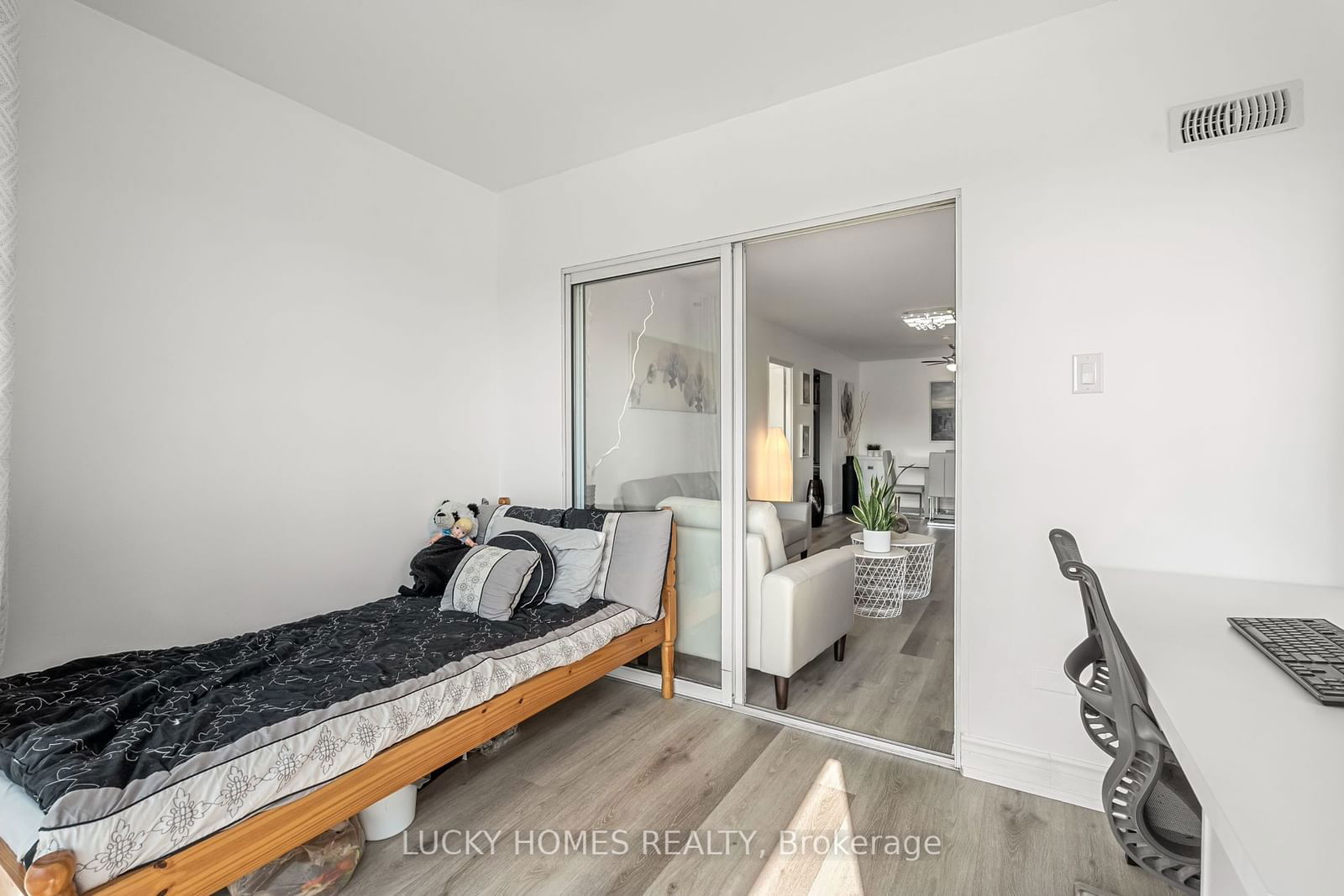 39 Kimbercroft Crt, unit 312 for sale - image #36