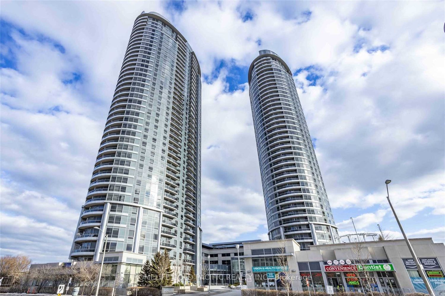 125 Village Green Sq, unit 1305 for rent - image #1