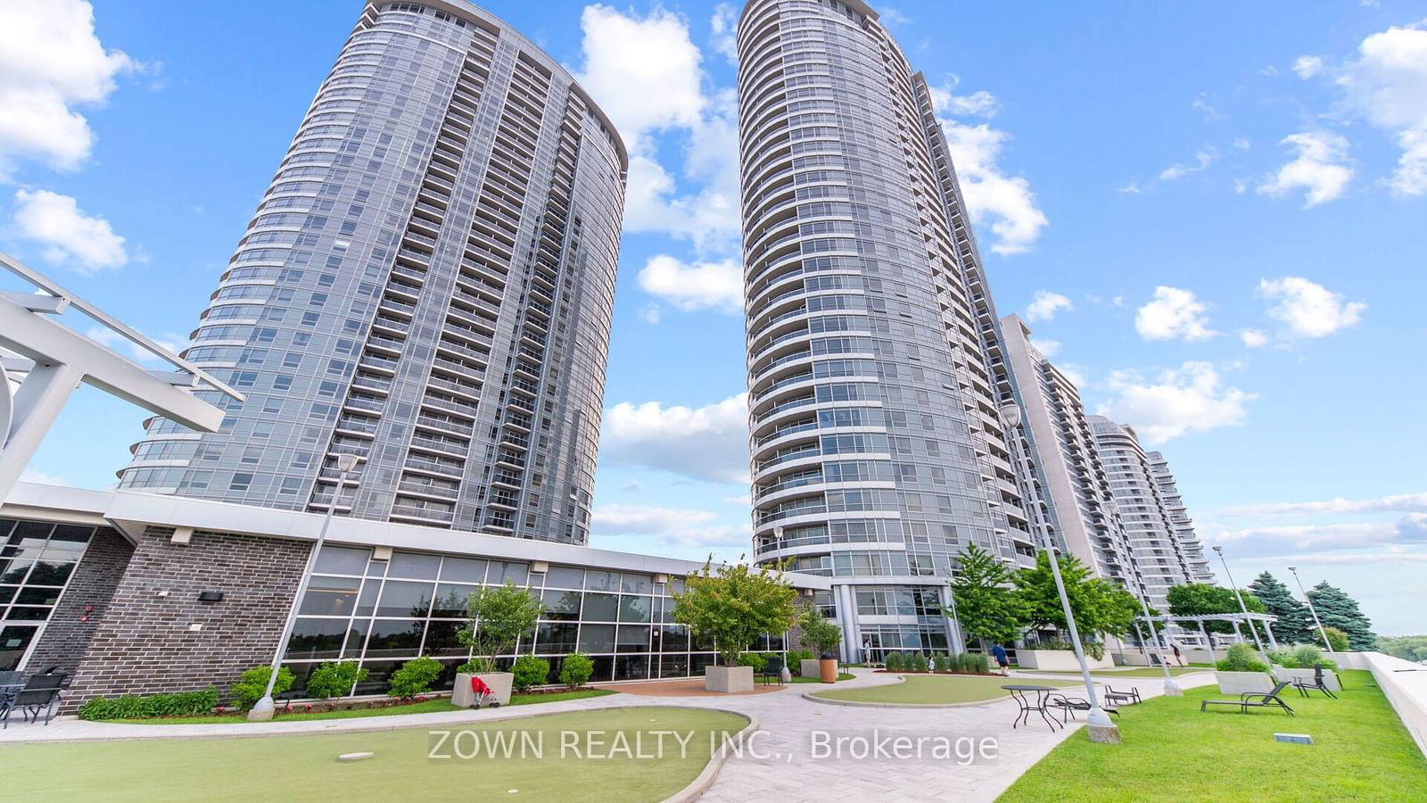 135 Village Green Sq, unit 2019 for sale - image #4