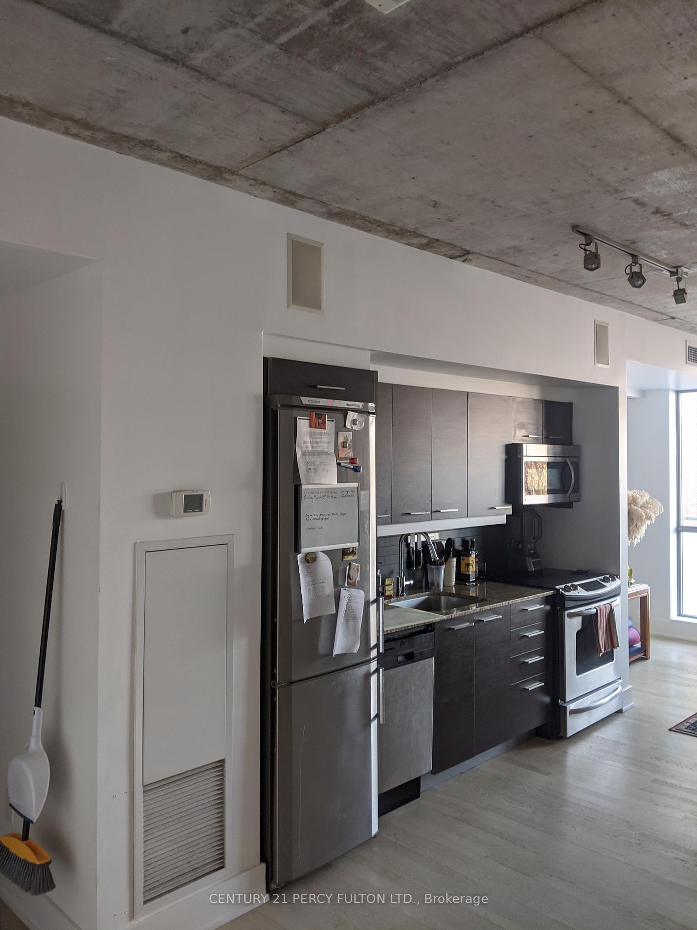 630 Queen St E, unit 303 for rent - image #8