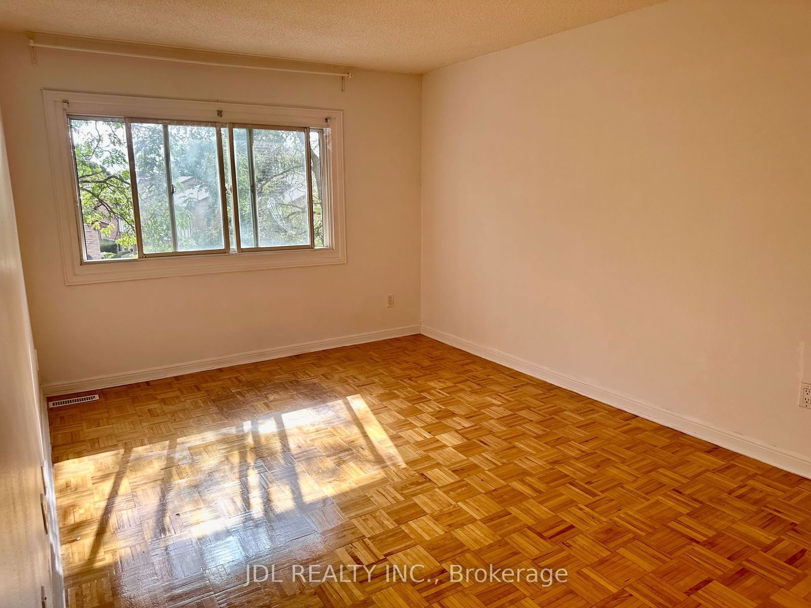 100 Burrows Hall Blvd, unit 12 for rent - image #14