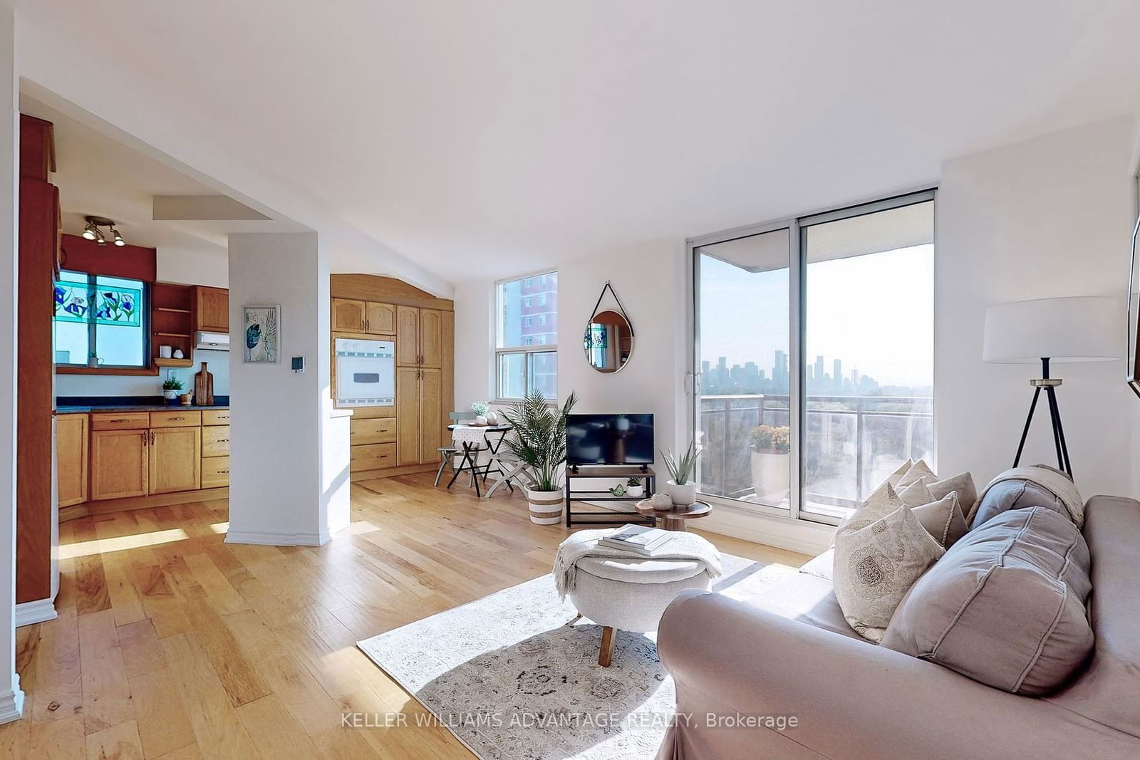 1145 Logan Ave, unit 1003 for sale - image #3