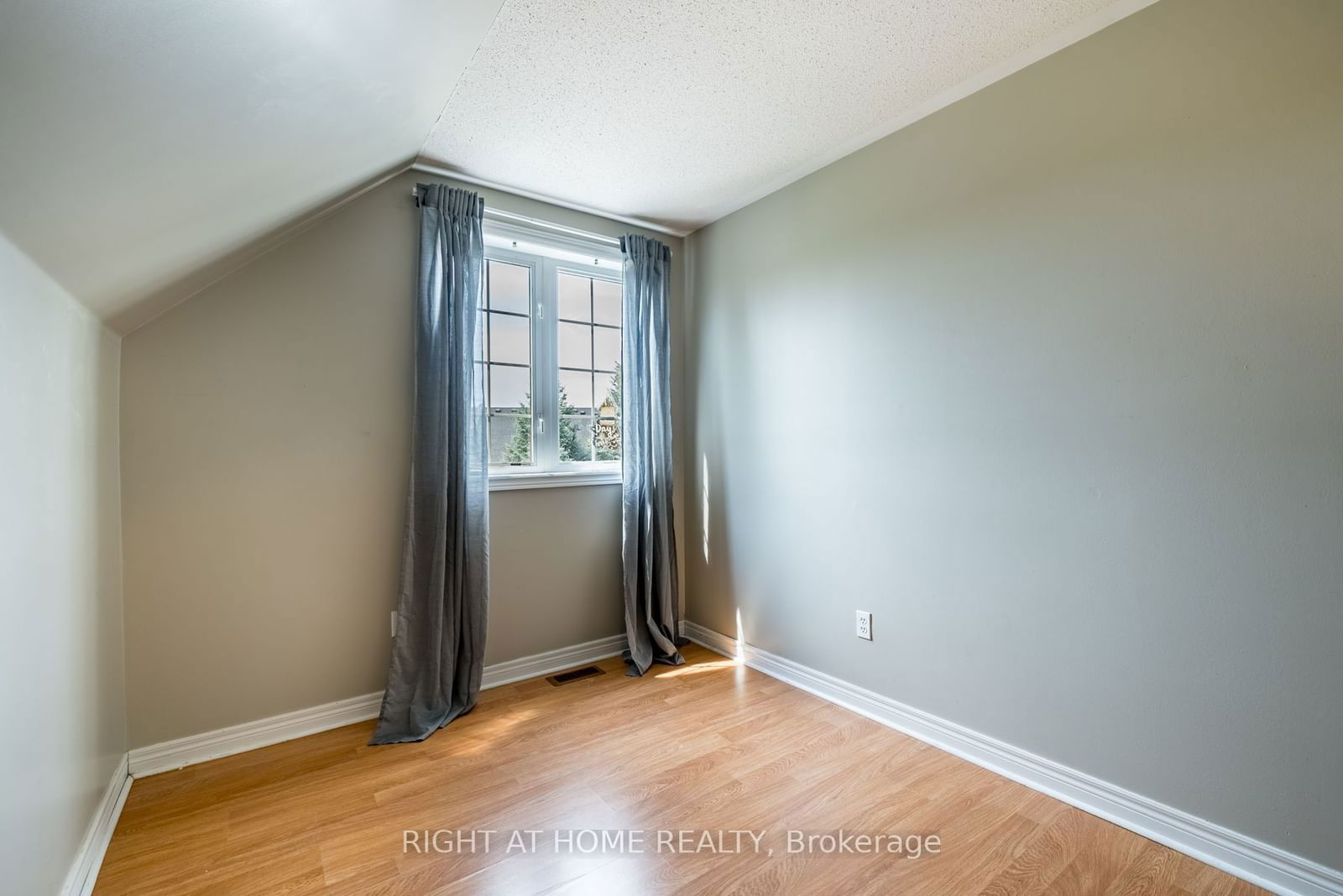 19 Niagara Dr, unit 20 for sale - image #23