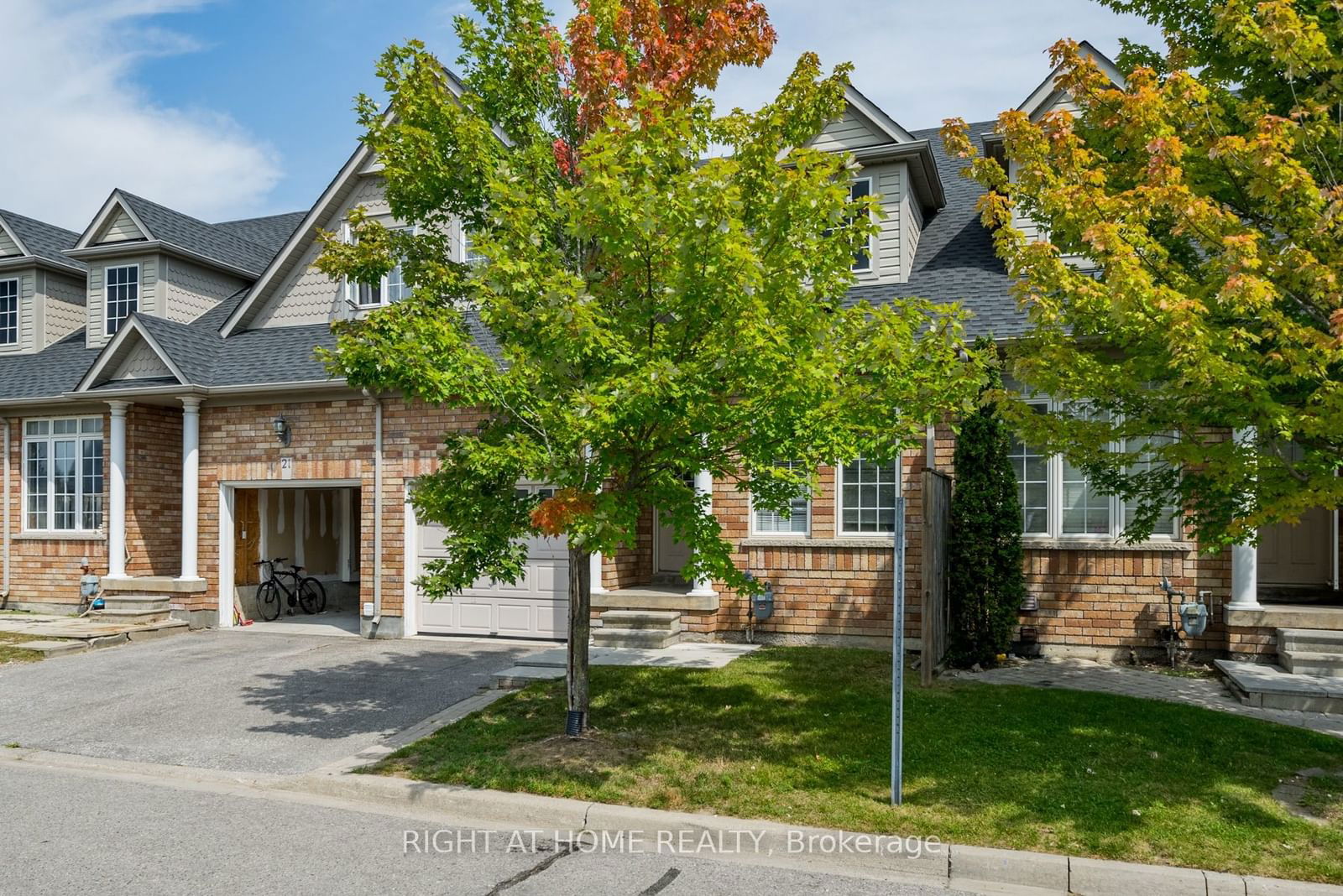 19 Niagara Dr, unit 20 for sale - image #3