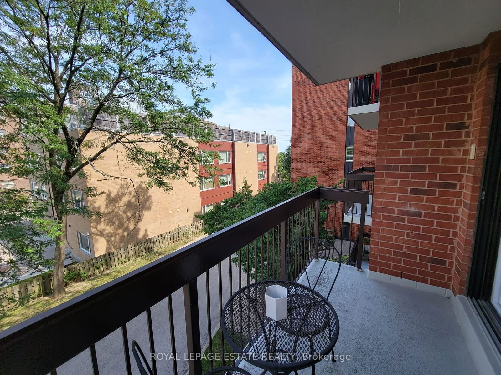 3734 St. Clair Ave E, unit 304 for rent - image #21