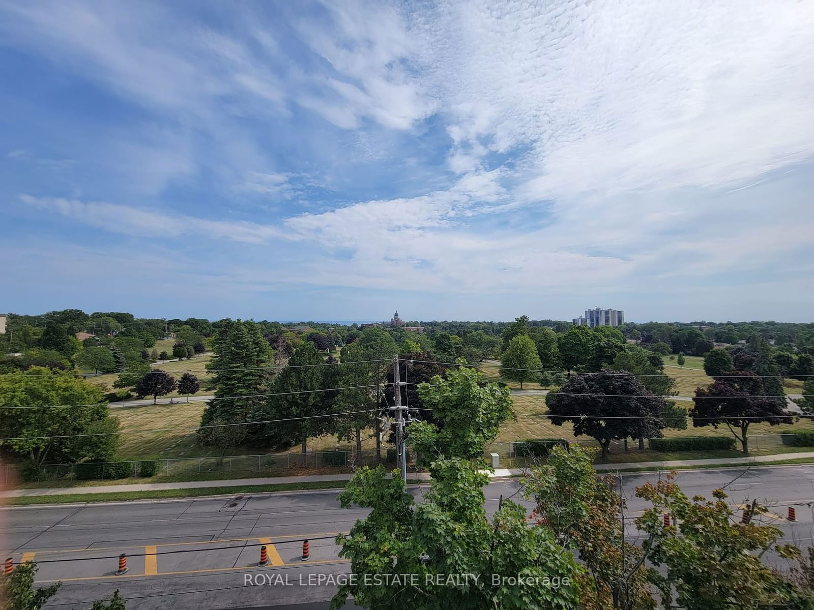 3734 St. Clair Ave E, unit 304 for rent - image #28