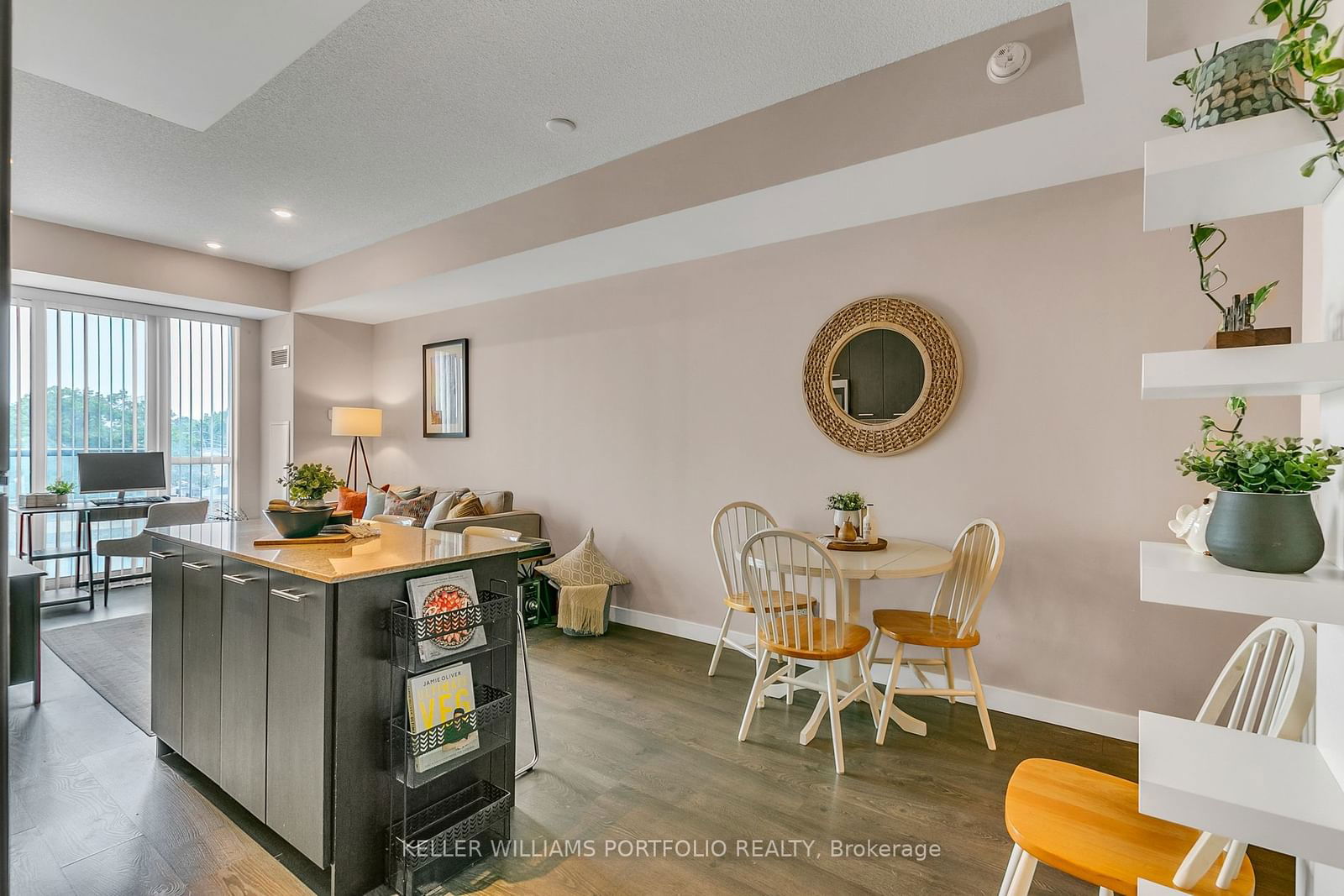 2055 Danforth Ave, unit 406 for sale - image #5